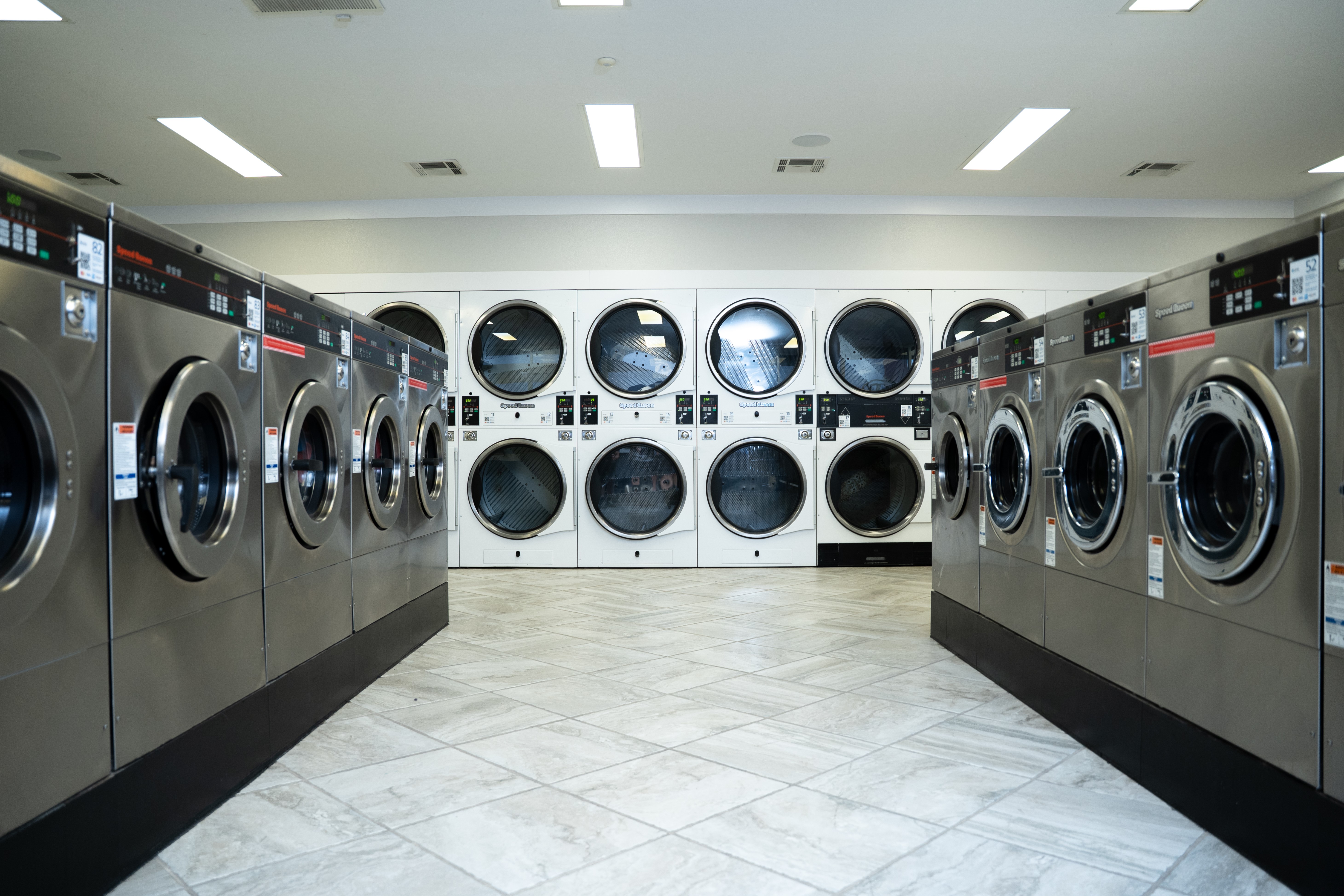 Laundromat Laundry Services Pickup And Delivery Near Me Roy Utah (4)